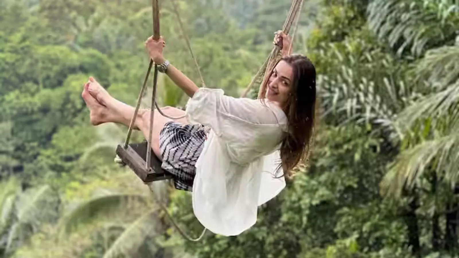 बाली में क्वालिटी टाइम स्पेंड करती नज़र आईं मलाइका अरोड़ा, शेयर की खूबसूरत फोटोज़