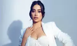 जान्हवी कपूर की ये फिल्में जो उनको बनाती हैं टॉप एक्ट्रेस में से एक