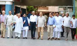 इंडिया गठबंधन की चुनाव आयोग से अपील- डाक मतपत्रों से पहले EVM वोटों की न करें गिनती