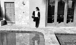 राजा- महाराजाओं वाली फील पाने के लिए बुक करें शाहरुख खान का ये बंगला, जानें 1 दिन का कितना है टैरिफ