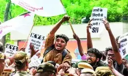 NEET PAPER LEAK: सॉल्वर गैंग ने प्रश्नपत्र किए लीक, छात्रों को मुहैया कराए मुन्ना भाई