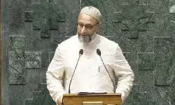 असदुद्दीन ओवैसी ने शपथ के बाद लगाया जय फिलिस्तीन का नारा, आपत्ति के बाद रिकॉर्ड से हटाया