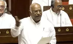 पहले सड़क पर मंगलसूत्र-मुजरा अब संसद में जिक्र, कांग्रेस ने की घेराबंदी