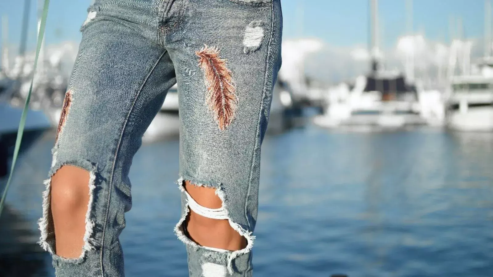 हिजाब बैन के बाद इस कॉलेज का नया फरमान- कैंपस में न पहनें टी-शर्ट और रिप्ड जींस