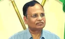 दिल्ली के LG ने CCTV रिश्वत मामले में सत्येंद्र जैन के खिलाफ दिए जांच के आदेश, AAP ने बताया फर्जी केस