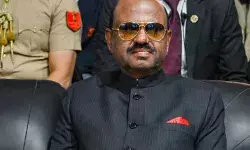 पश्चिम बंगाल के 2 IPS पर राजभवन की छवि खराब करने का आरोप, गृह मंत्रालय ने शुरू की कार्रवाई