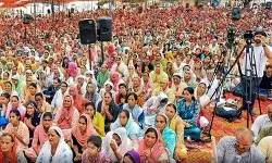 नारायण साकार हरि के वकील का बड़ा दावा, जहरीले पदार्थ के छिड़काव से हाथरस भगदड़