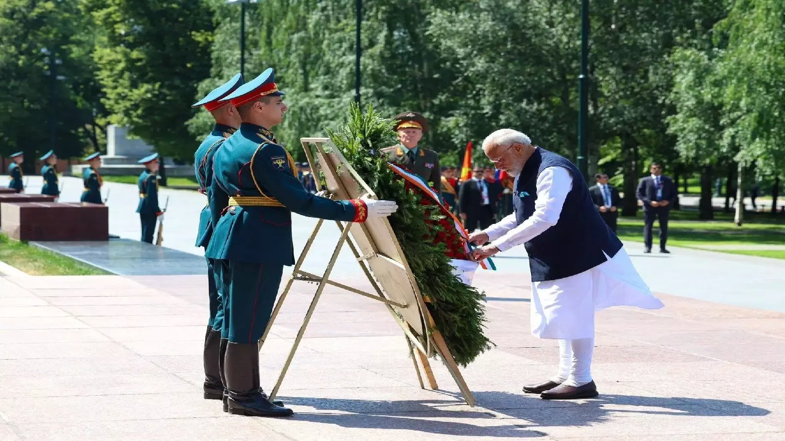 मोदी ने पुतिन से कहा यूक्रेन से साथ बंद होना चाहिए युद्ध