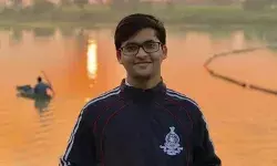 Success Story: पिता ने ऑटो चलाकर बेटे को बनाया IAS, दोस्तों ने भी की थी मदद