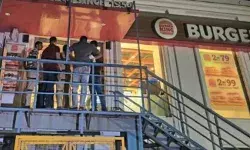 बर्गर किंग आउटलेट के अंदर हत्या को अंजाम देने वाले हिमांशु भाऊ गैंग के बदमाशों का एनकाउंटर