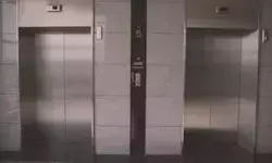 अस्पताल के लिफ्ट में 2 दिन तक फंसा रहा शख्स, लापरवाही के आरोप में 3 कर्मचारी निलंबित