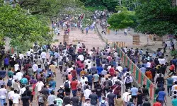 बांग्लादेश में बढती हिंसा के बीच 300 भारतीय छात्र स्वदेश लौटे