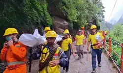 उत्तराखंड: केदारनाथ यात्रा मार्ग पर भूस्खलन से 3 की मौत