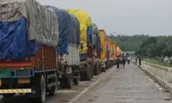 Bangladesh Violence: हिंसा के बीच भारत-बांग्लादेश व्यापार स्थगित