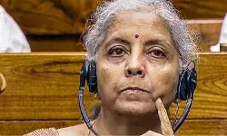 बेंगलुरु की अदालत ने वित्त मंत्री सीतारमण के खिलाफ FIR दर्ज करने का दिया आदेश, चुनावी बॉन्ड का है मामला