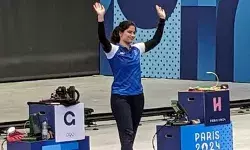 मनु भाकर ने रचा इतिहास, निशानेबाजी में जीता कांस्य; ये कारनामा करने वाली पहली भारतीय महिला शूटर बनीं