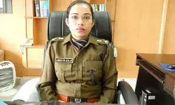 Success Story: बड़ी दिक्कतों का सामना करने के बाद बनी IPS अधिकारी, पिता थे कारपेंटर