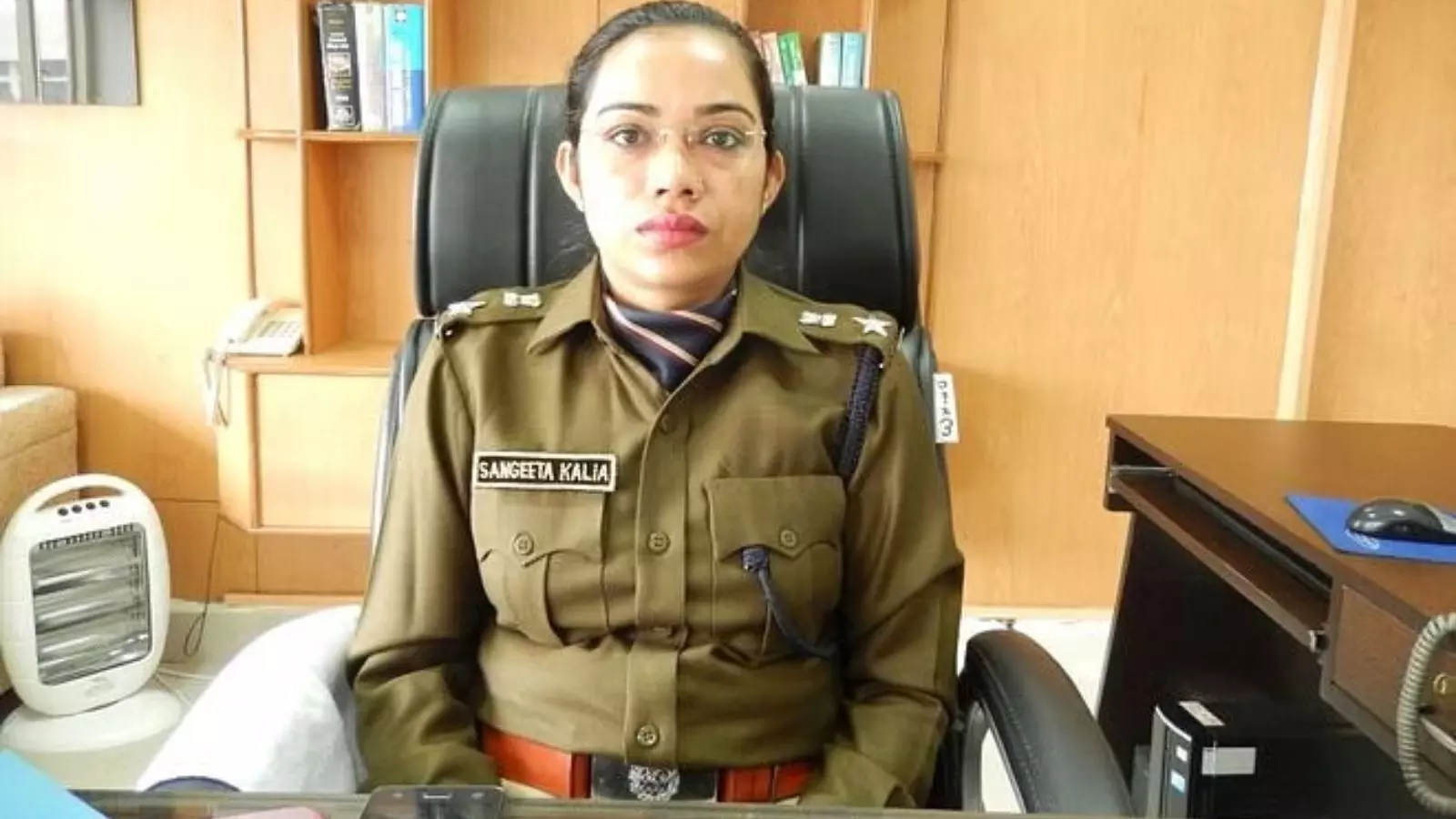 Success Story: बड़ी दिक्कतों का सामना करने के बाद बनी IPS अधिकारी, पिता थे कारपेंटर