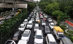सोती सरकार, तैरती दिल्ली, रेंगता ट्रैफिक- दिल्ली में कुछ घंटे की बारिश से हाहाकार