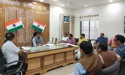 Success Story: दूसरे देश में नौकरी करने के साथ यूपीएससी की तैयारी, नोएडा के बने डीएम