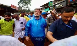 राहुल गाँधी और प्रियंका वाड्रा पहुंचे वायनाड पीड़ित परिवारों से की मुलाकात