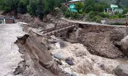 हिमाचल में बादल फटने से लगभग 50 लोगों के मारे जाने की आशंका: मंत्री विक्रमादित्य