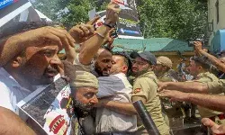 अनुच्छेद 370 हटाने की वर्षगाँठ : घाटी में हाई अलर्ट, महबूबा मुफ़्ती ने लगाया नजरबंद का आरोप