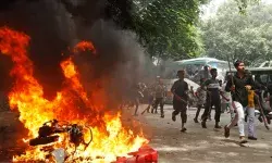 Bangladesh Crisis: खुफिया रिपोर्ट में दावा, लंदन में PAK-चीन ने रची सत्ता पलट की साजिश!