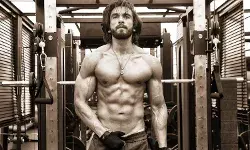 जानिए रणवीर सिंह अपने को कैसे रखते हैं फिट, उनका रूटीन आपको जिम जाने के लिए करेगा मोटिवेट