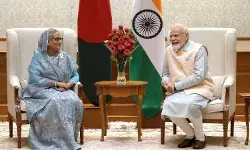 एक तरफ दोस्ती दूसरी तरफ कूटनीति, हसीना के भारत में होने के मायने समझिए