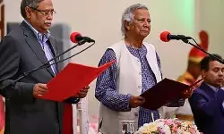 बांग्लादेश में अंतरिम सरकार का गठन, मोहम्मद युनुस ने टीम के साथ ली शपथ