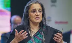 SEBI प्रमुख ने नियमों का उल्लंघन कर राजस्व किया अर्जित, दस्तावेजों से हुआ खुलासा