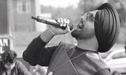 मां का सपना पूरा करके इस पंजाबी सिंगर ने बॉलीवुड में बनाई अपनी पहचान, क्या पहचान गए आप?