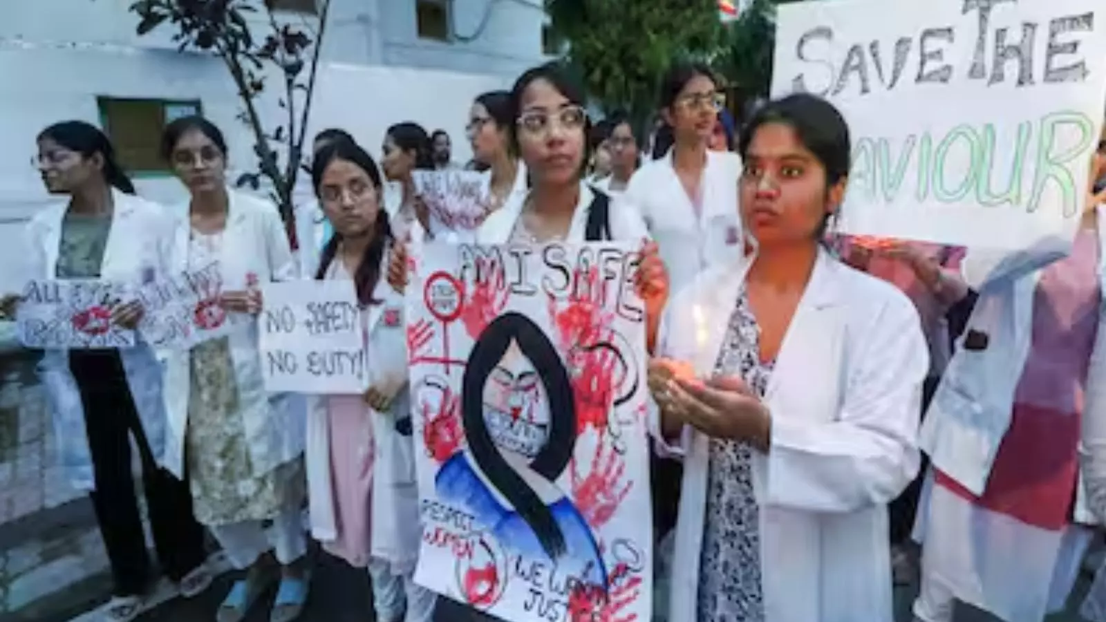 Kolkata Rape Murder Case: पोस्टमार्टम रिपोर्ट में खुलासा, गला घोंटकर हत्या; यौन उत्पीड़न के मिले सबूत