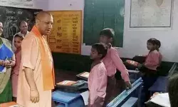 69 हजार शिक्षक भर्ती पर बवाल, क्या यूपी में हुआ है आरक्षण स्कैम?