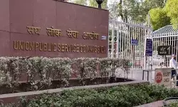 भारत की नौकरशाही में सुधार की चुनौती: लैटरल एंट्री पर रोक का विवाद