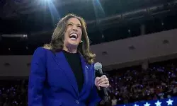 भावुक अपील के साथ हैरिस ने स्वीकारी दावेदारी, अमेरिकी भविष्य के लिए है लड़ाई