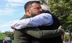 पीएम मोदी ज़ेलेंसकी के गले लगने की तस्वीर सोशल मीडिया पर छाई, जयशंकर ने भारतीय संस्कृति बताई