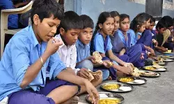 मिड डे मील : न्यायमूर्ति चंद्रू ने कहा पोषण सर्वोपरि लेकिन केंद्रीकृत रसोई उचित नहीं