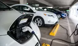 भारतीय ऑटो उद्योग ग्रीन व्हीकल के लिए प्रयासरत, लेकिन हाई टैक्स PHEV के लिए बड़ी बाधा!