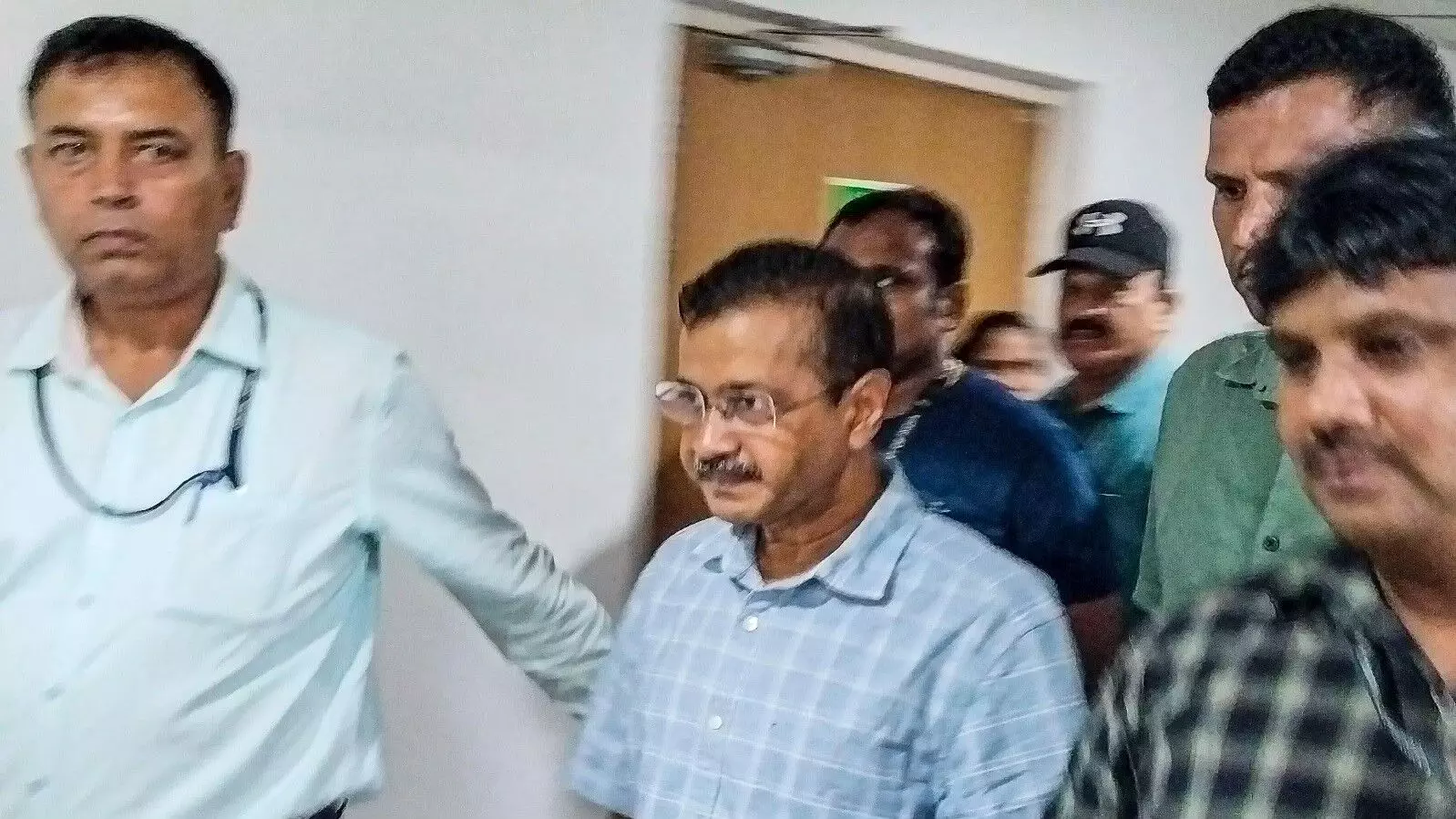 शराब घोटाले में सीबीआई द्वारा केजरीवाल के खिलाफ दायर चार्जशीट पर कोर्ट ने लिया संज्ञान