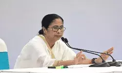 केन्द्रीय मंत्री का ममता बनर्जी पर आरोप देरी को छुपाने के लिए दी गलत जानकारी