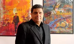 शाहरुख, सलमान-आमिर से कहीं ज्यादा अमीर है बॉलीवुड का ये खिलाड़ी, अरबों में है नेट वर्थ