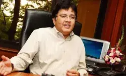 मिलिए भारत के सबसे अमीर फिल्म निर्माता से, जिनकी कुल संपत्ति है 33,400 करोड़ रुपये