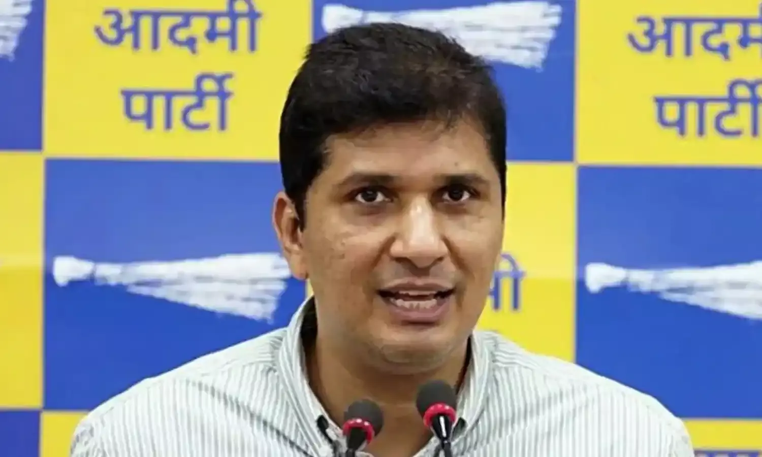 सेंटा क्लॉज का इस्तेमाल करना पड़ा महंगा! सौरभ भारद्वाज समेत 3 AAP नेताओं पर FIR