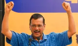 अरविंद केजरीवाल का निशाना कहीं और, इस्तीफे की राजनीति समझिए