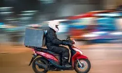 रोजाना 18 घंटे काम और बस 3 घंटे नींद, चीन के फूड डिलीवरी एजेंट की बाइक पर झपकी के दौरान मौत!