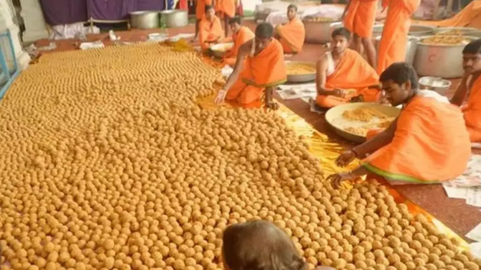 कड़वे लगने लगे तिरुपति मंदिर के लड्डू, इन जानकारियों से होंगे अनजान