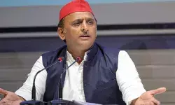 कंपनियों से मिलेगा चंदा तो चलता रहेगा घटिया दवाओं का कारोबार, अखिलेश का केंद्र पर हमला