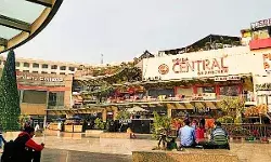 नॉएडा के गार्डन गलेरिया में फायरिंग, तीन गिरफ्तार